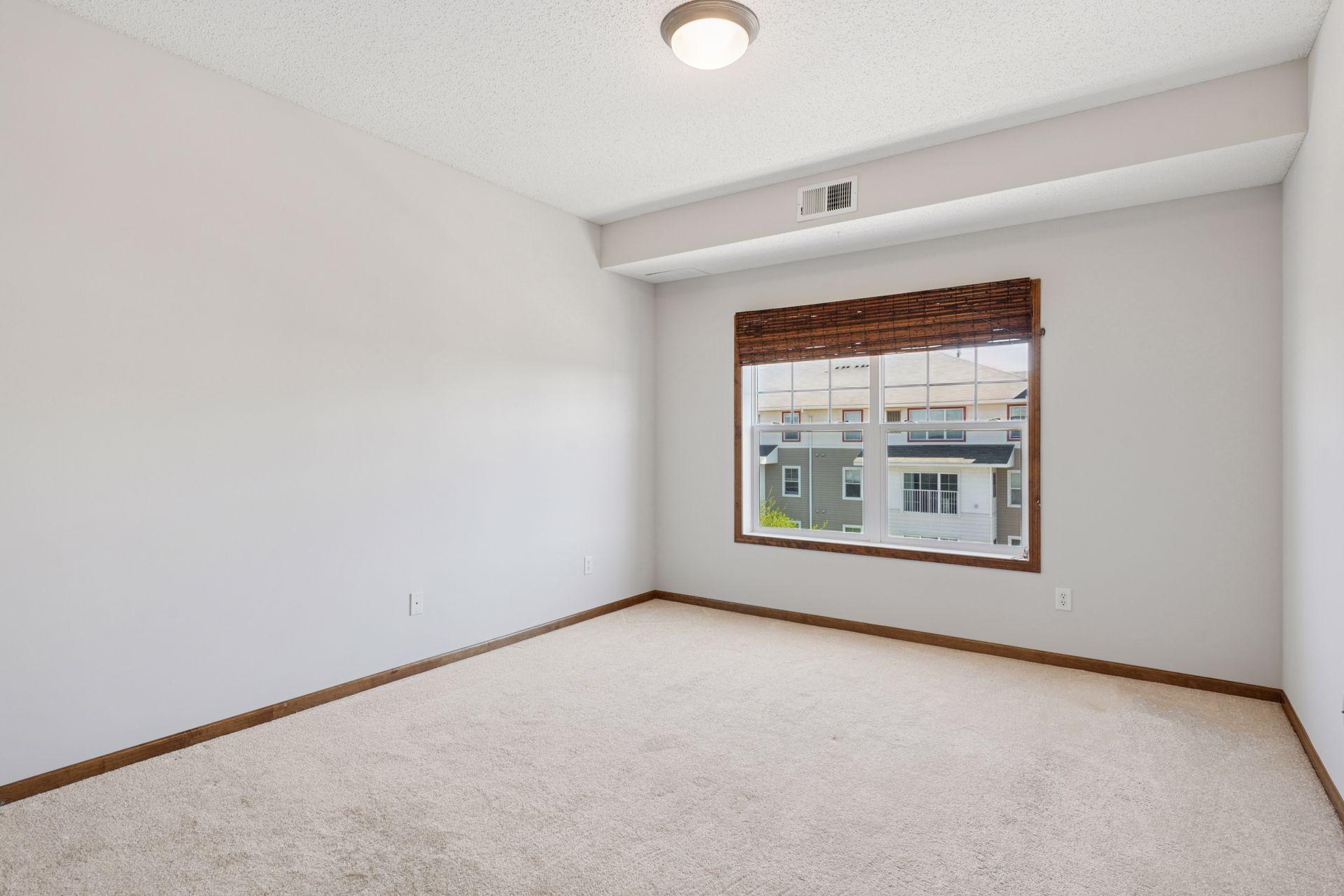 114200 Hundertmark Road, Unit 404 Chaska, MN 55318 - Photo 18 of 47 Gallery Image 18