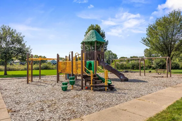 $265,000 | 954 Conner Street, Chaska, MN 55318