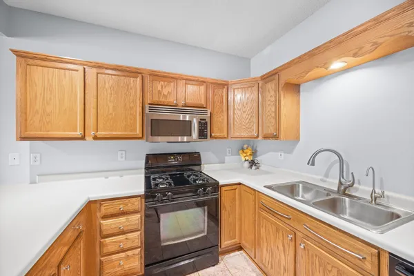 $265,000 | 954 Conner Street, Chaska, MN 55318