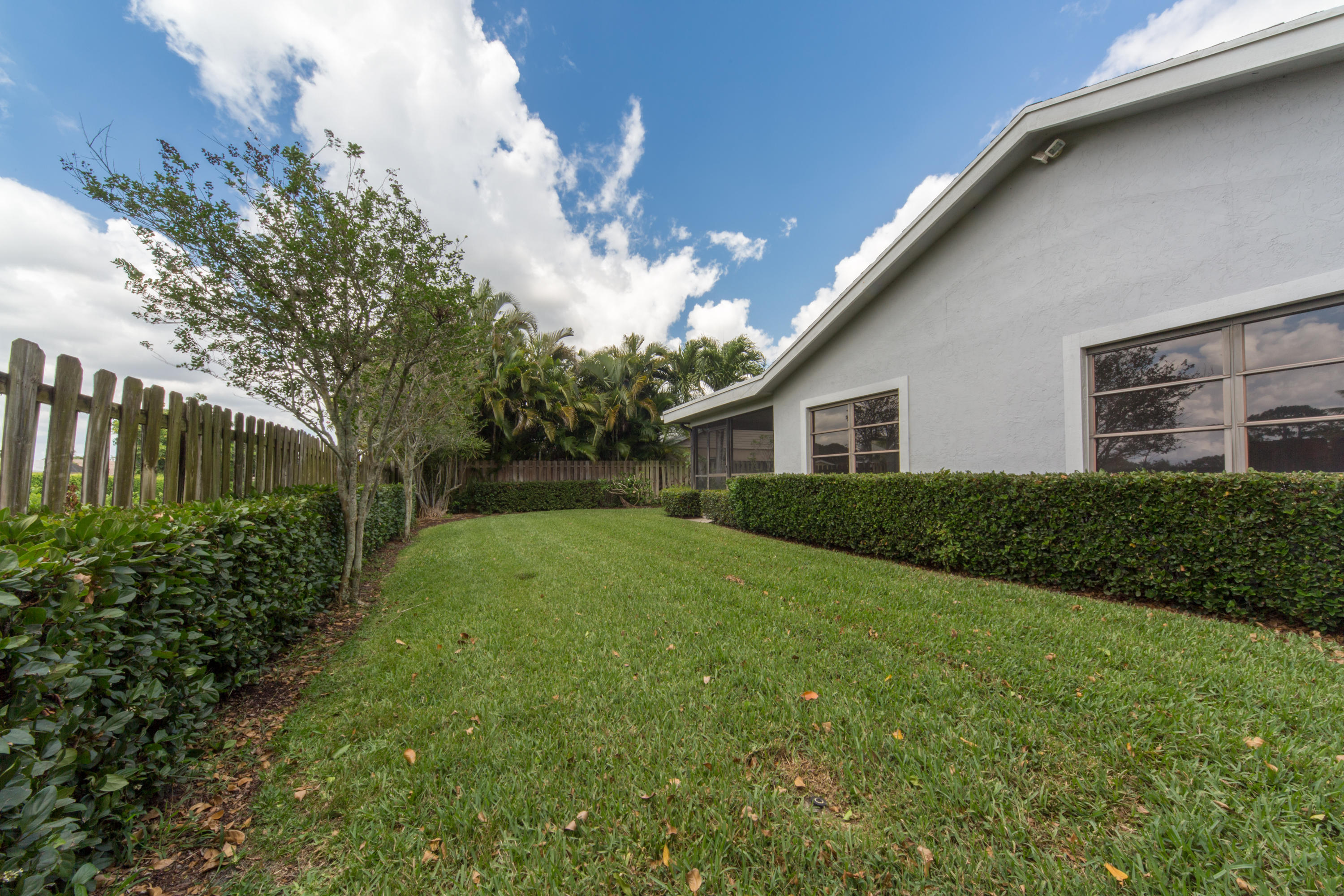 6286 Amberwoods Drive Boca Raton, FL 33433 - Photo 21 of 24 Back Yard