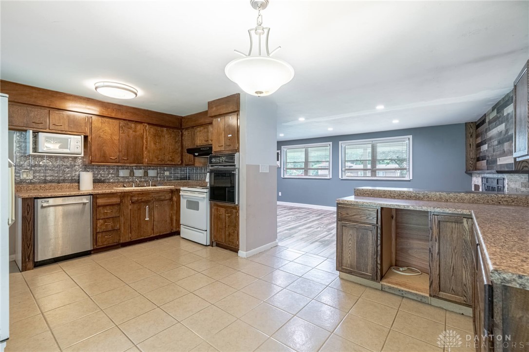5545 Marshall Road Dayton, OH 45429 - Photo 7 of 24 Gallery Image 7