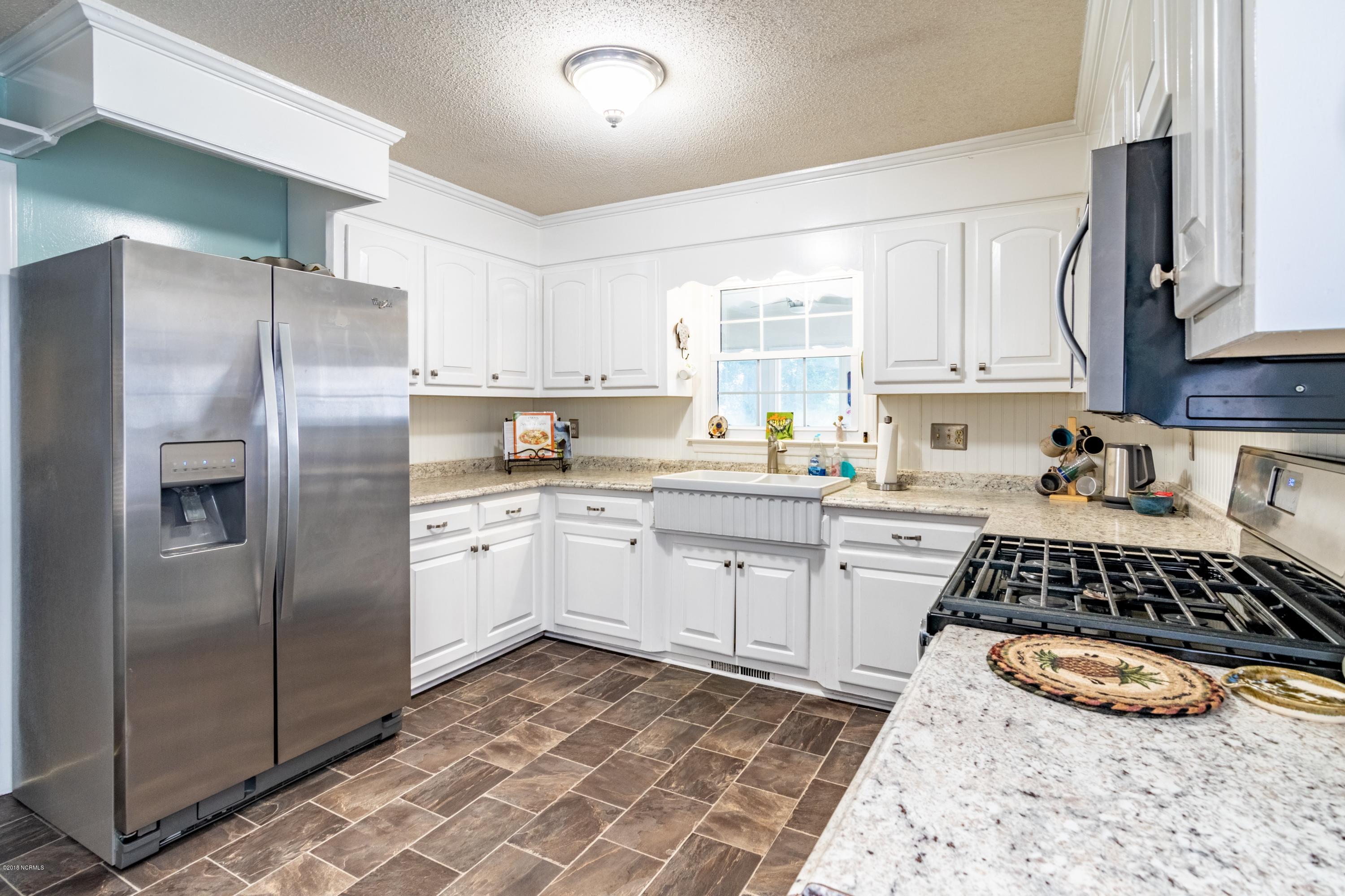 106 Lawson Road Washington, NC 27889 - Photo 11 of 33 011 Renovated Kitchen