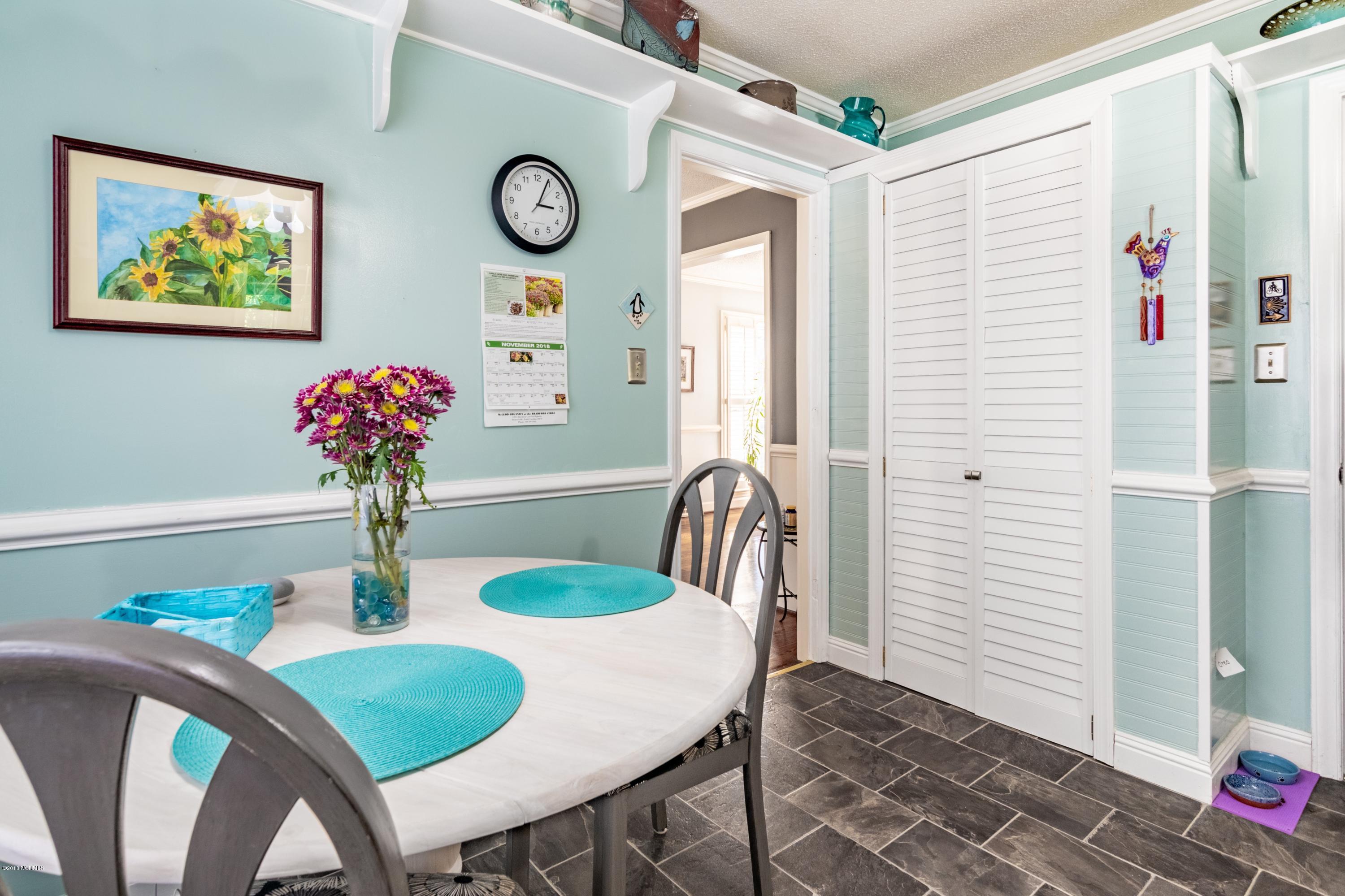 106 Lawson Road Washington, NC 27889 - Photo 13 of 33 013 Breakfast Room with Pantry
