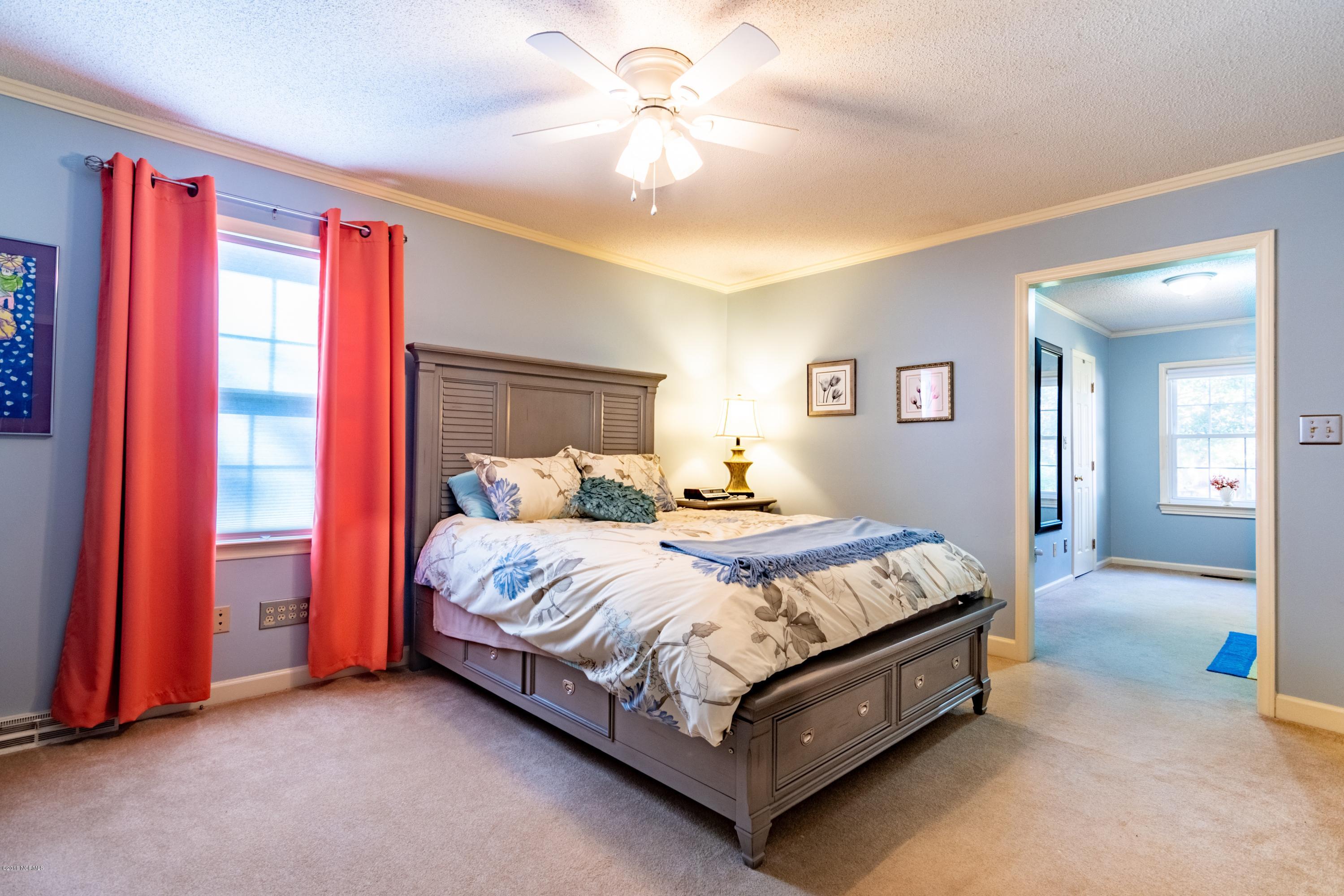 106 Lawson Road Washington, NC 27889 - Photo 15 of 33 015 Master Suite with Dressing Area
