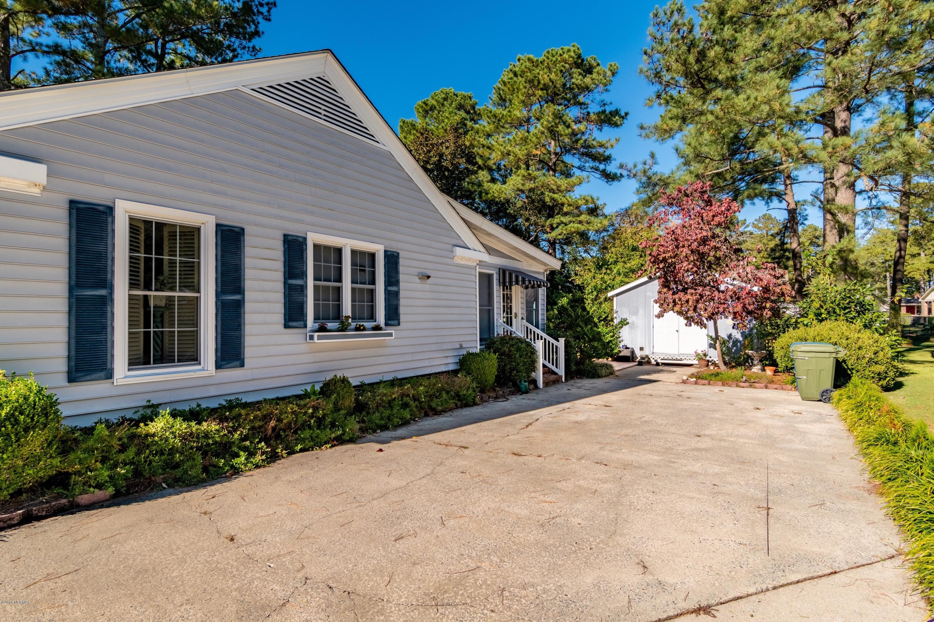 106 Lawson Road Washington, NC 27889 - Photo 2 of 33 002 Side of Home