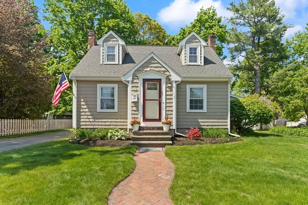 $830,000 | 85 Mineral Street, Reading, MA 01867