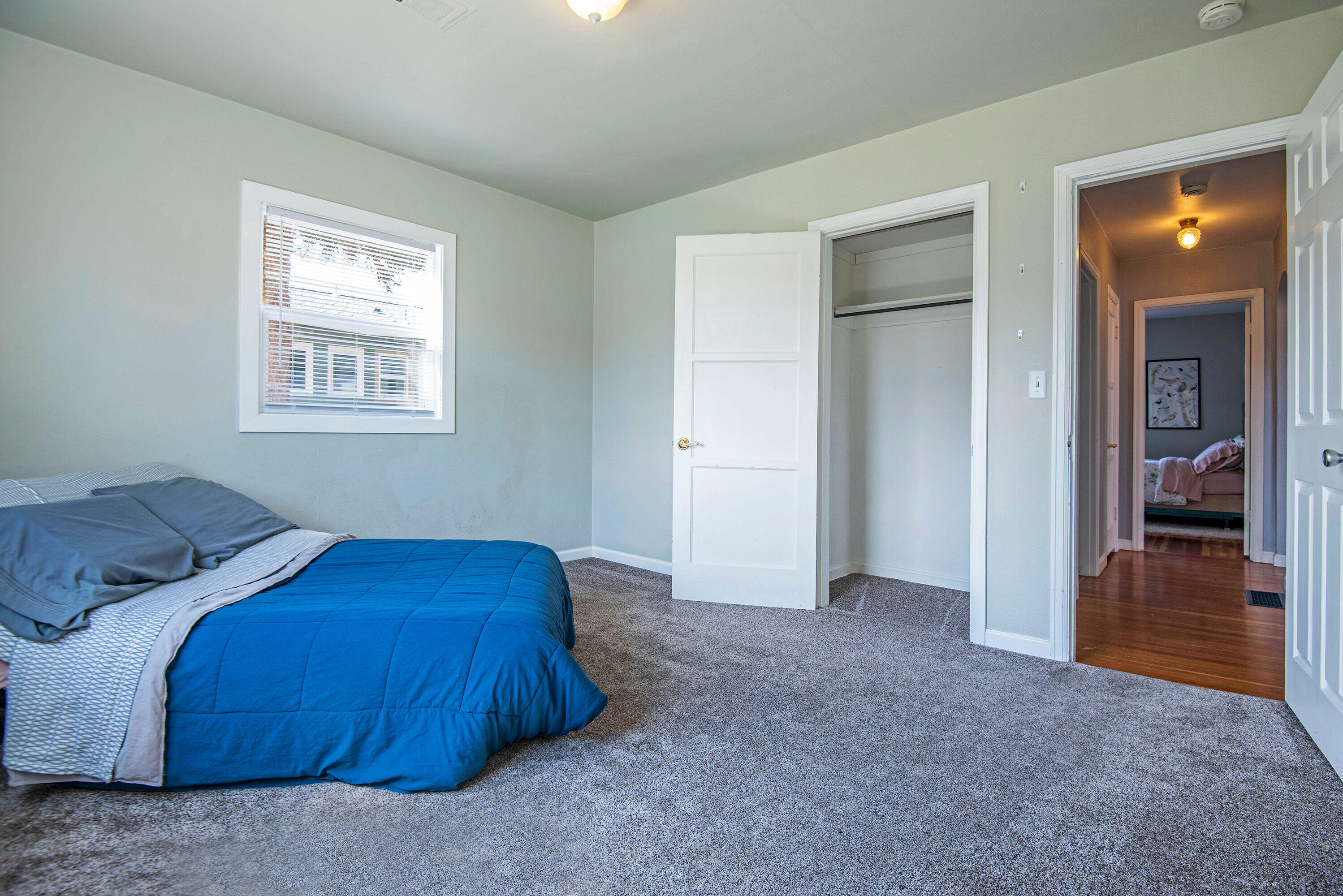 327 Southwest 10th Street Redmond, OR 97756 - Photo 14 of 23 327 SW 10th St Redmond OR-print-014-015-