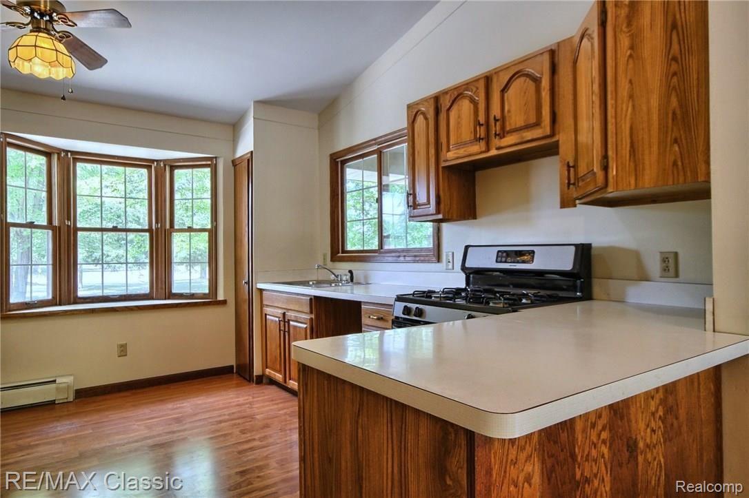 46047 Bemis Road Belleville, MI 48111 - Photo 8 of 30 Kitchen.jpg