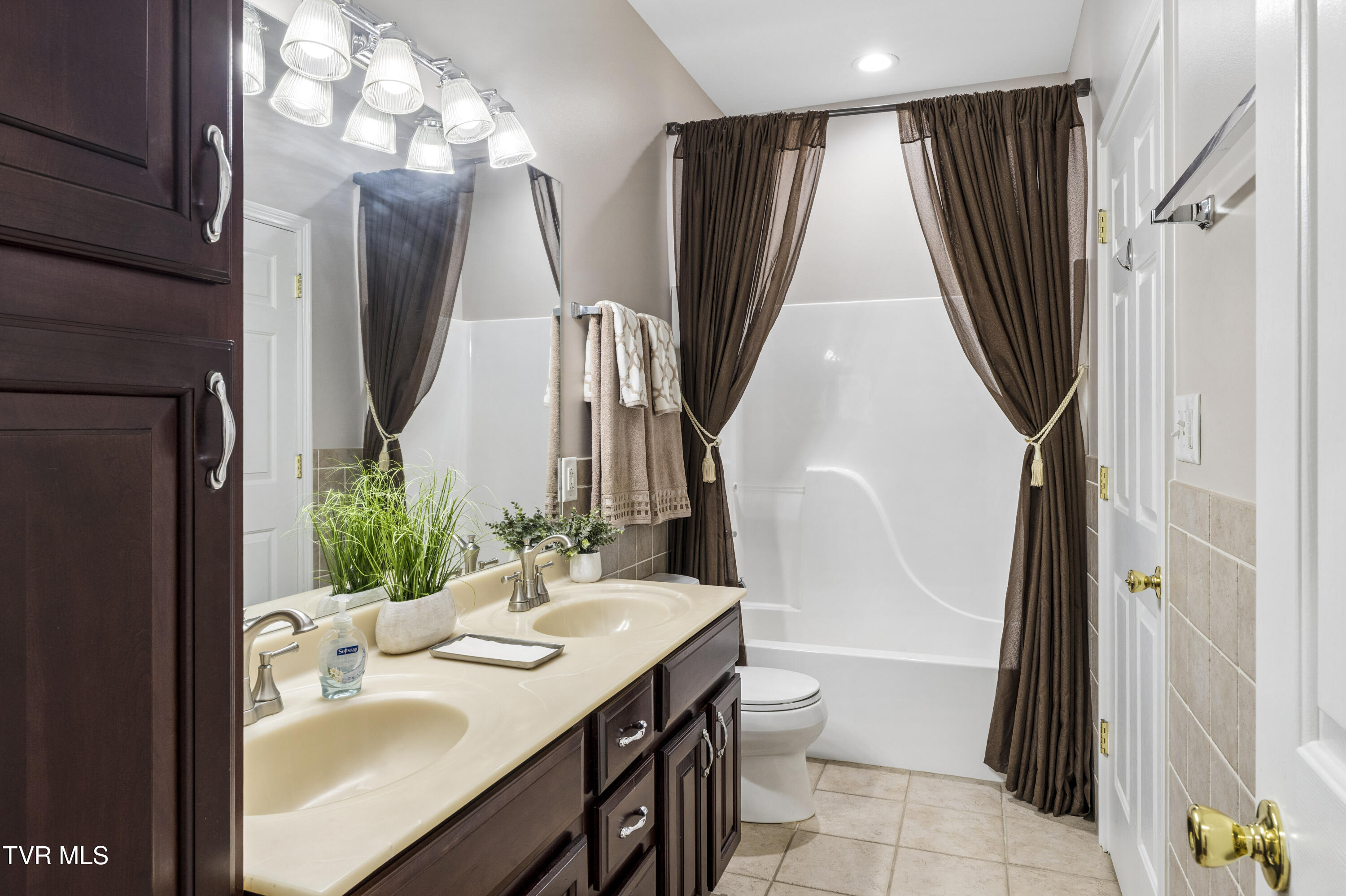 13 East Ridgefield Court Greeneville, TN 37745 - Photo 33 of 73 EeastFRidgefield-20
