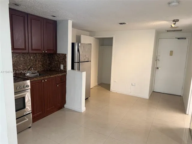 $2,000 | 825 Brickell Bay Drive, Unit 449, Miami, FL 33131