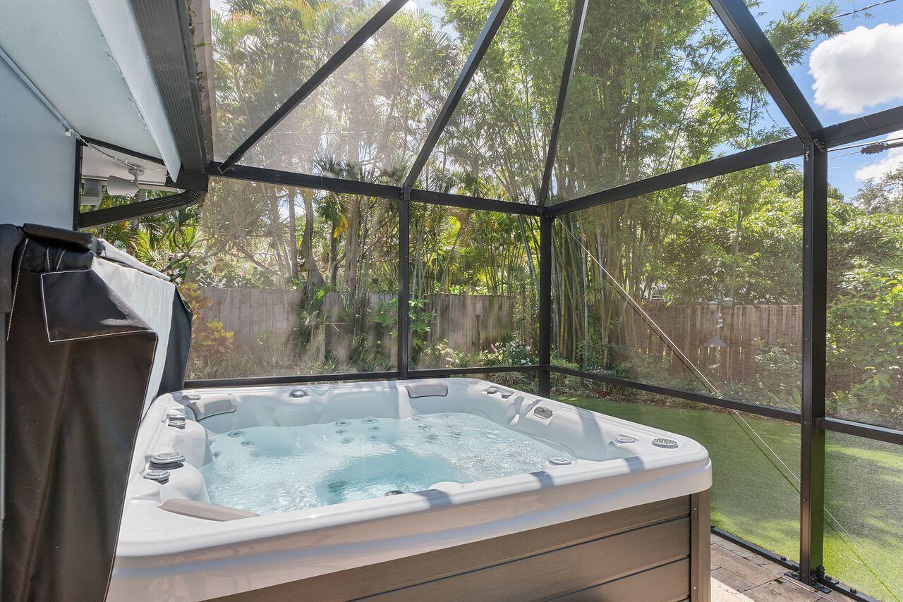 5540 Southwest 3rd Street Plantation, FL 33317 - Photo 12 of 52 5540_Sw_3rd_St_054