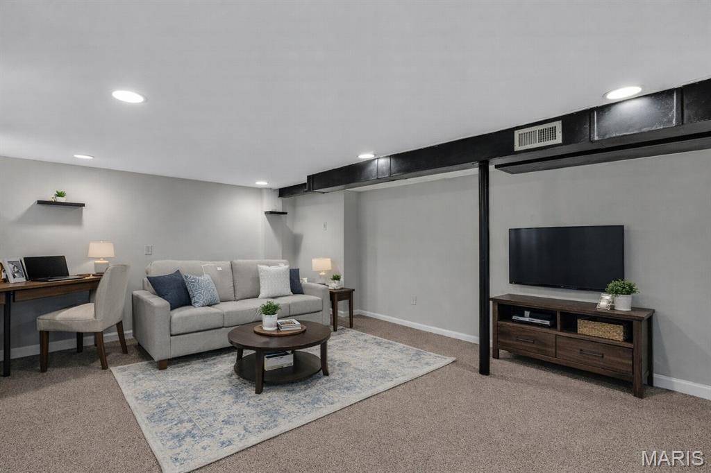 312 Ballwin Avenue Ballwin, MO 63021 - Photo 32 of 40