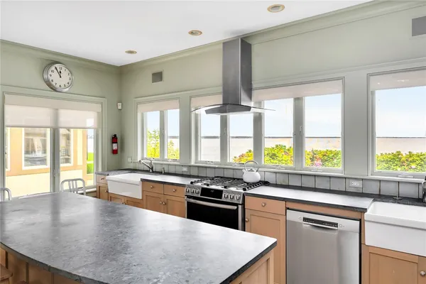 $8,475,000 | 515 Indian Avenue, Middletown, RI 02842
