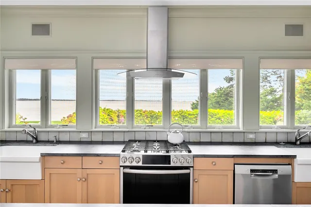 $8,475,000 | 515 Indian Avenue, Middletown, RI 02842