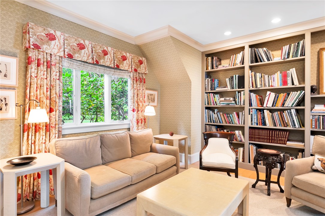 515 Indian Avenue Middletown, RI 02842 - Photo 14 of 49