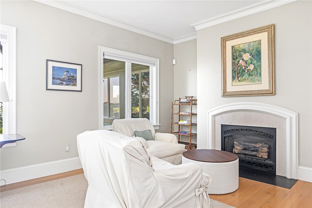 515 Indian Avenue Middletown, RI 02842 - Photo 17 of 49