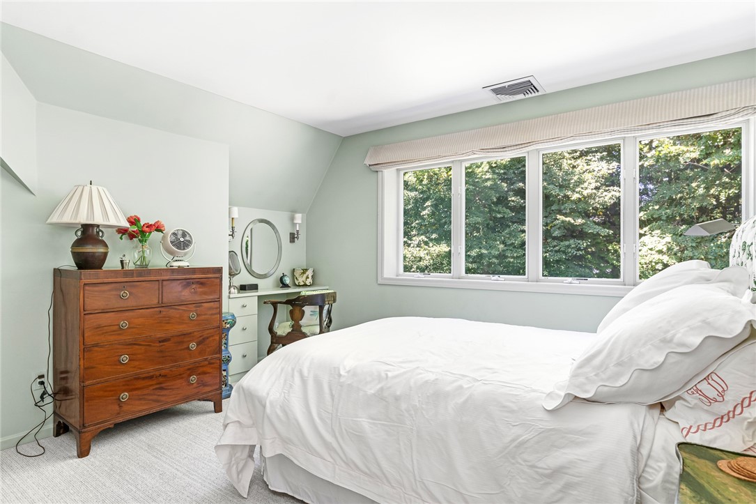 515 Indian Avenue Middletown, RI 02842 - Photo 26 of 49