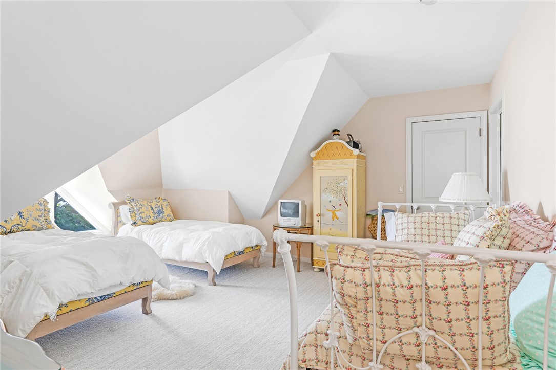 515 Indian Avenue Middletown, RI 02842 - Photo 27 of 49