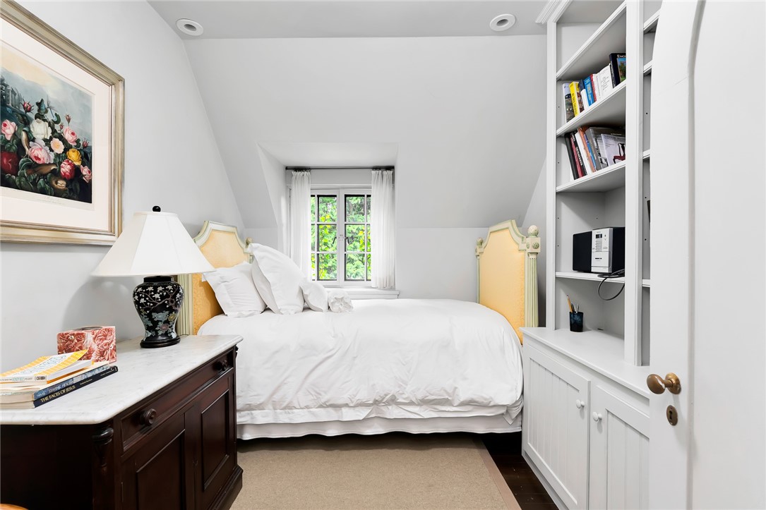 515 Indian Avenue Middletown, RI 02842 - Photo 39 of 49