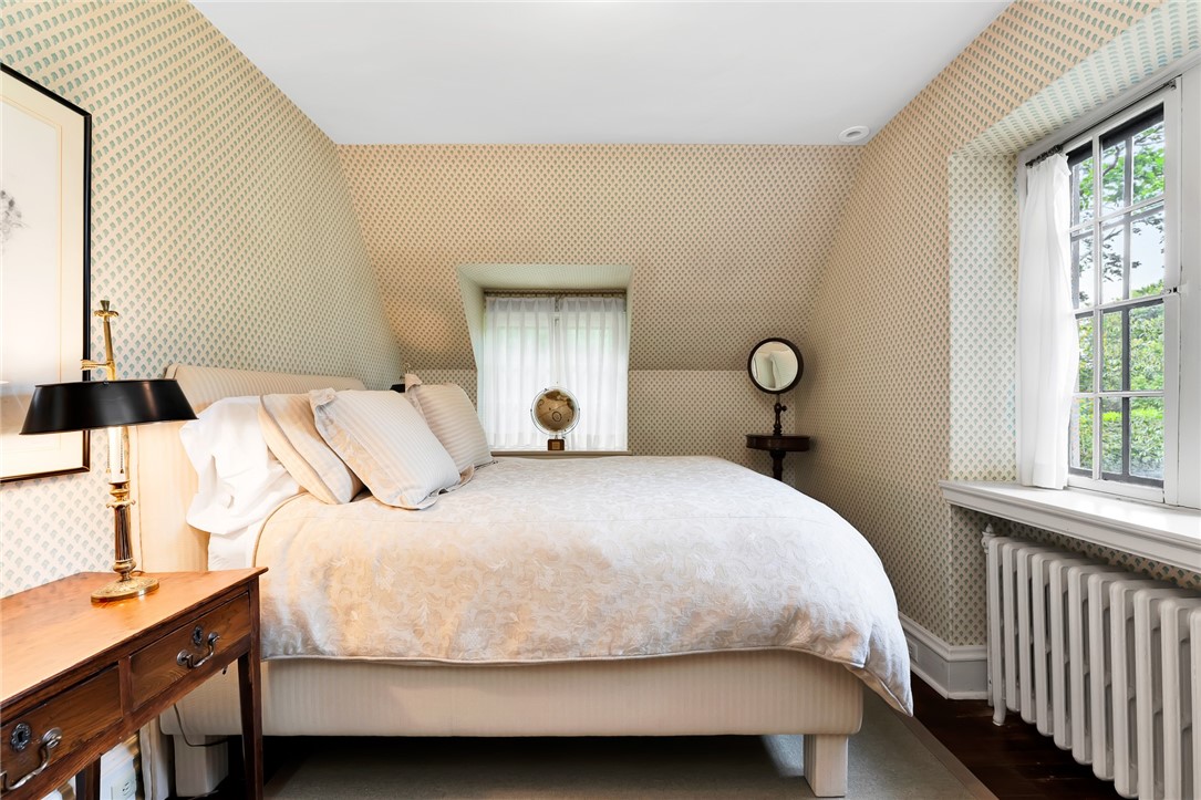 515 Indian Avenue Middletown, RI 02842 - Photo 41 of 49