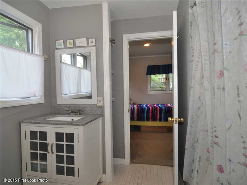 50 Sloop Street Jamestown, RI 02835 - Photo 17 of 25 Bathroom.