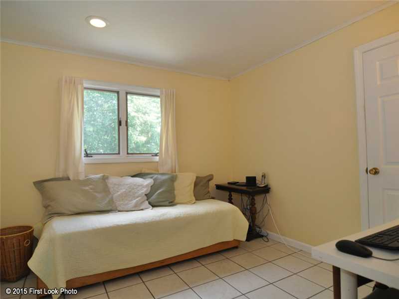 50 Sloop Street Jamestown, RI 02835 - Photo 18 of 25 Studio/Study/Office.
