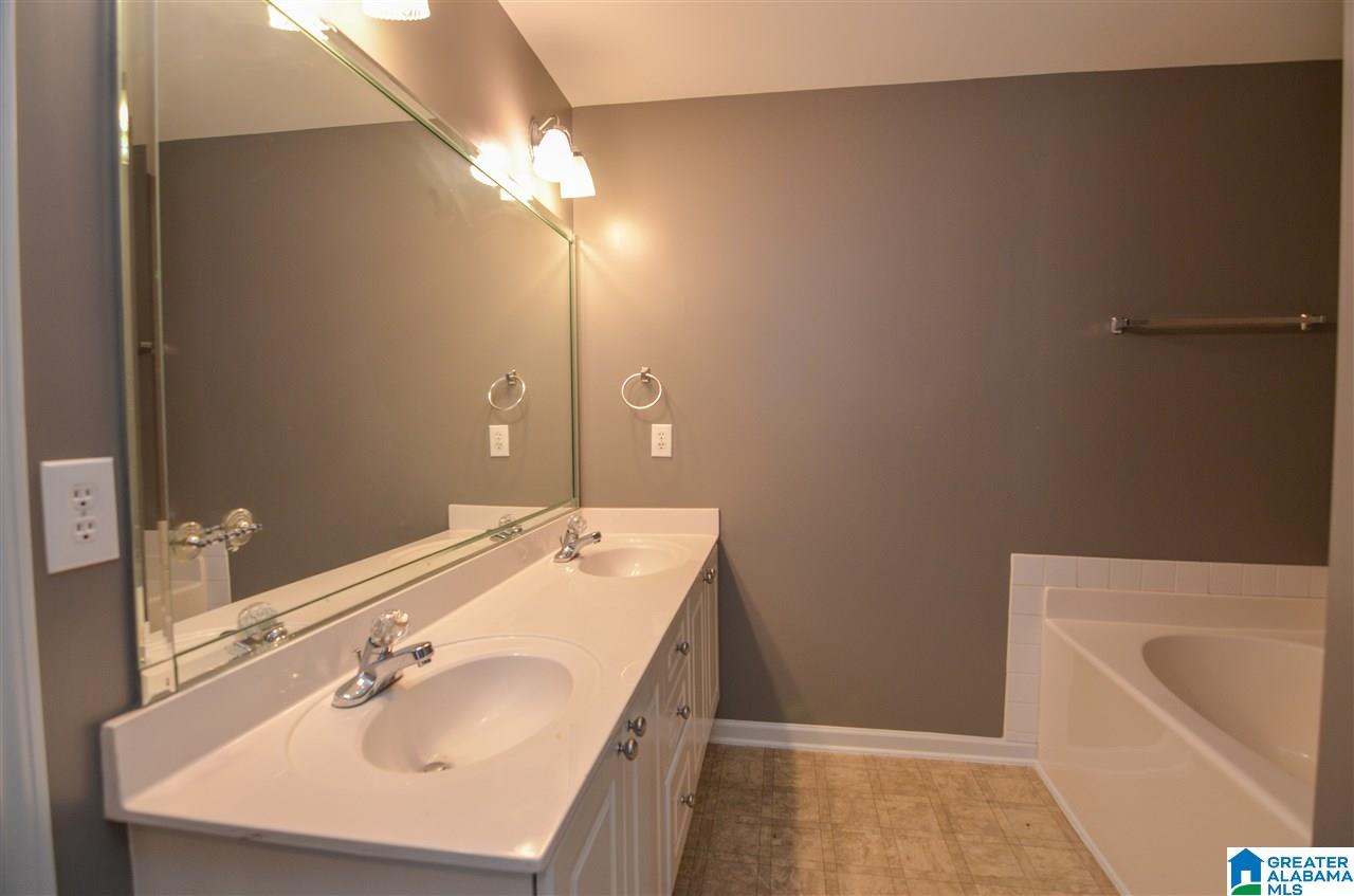 4048 Forest Lakes Road Sterrett, AL 35147 - Photo 11 of 14