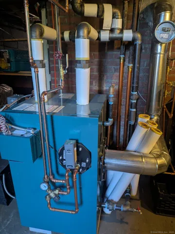 $350,000 | 3 George Avenue, Groton, CT 06340