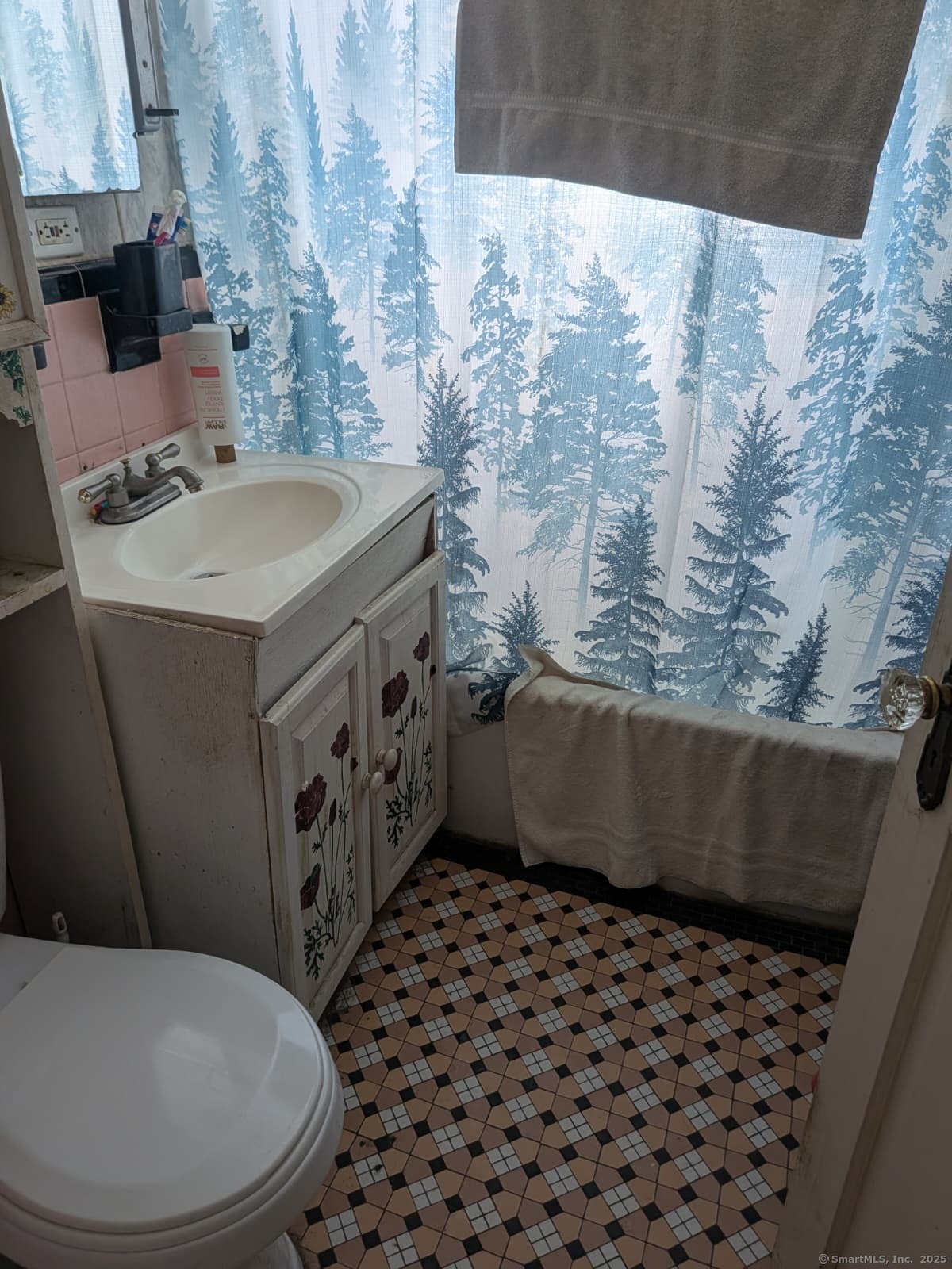 3 George Avenue Groton, CT 06340 - Photo 6 of 11