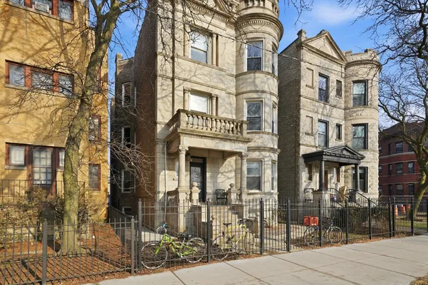 $1,950,999 | 3136 West Logan Boulevard, Chicago, IL 60647