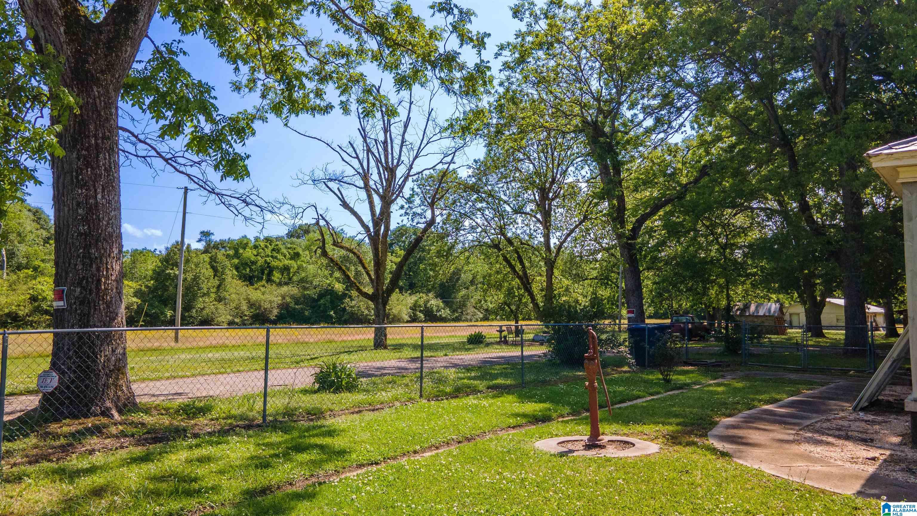 6402 Weaver Road Anniston, AL 36206 - Photo 4 of 40