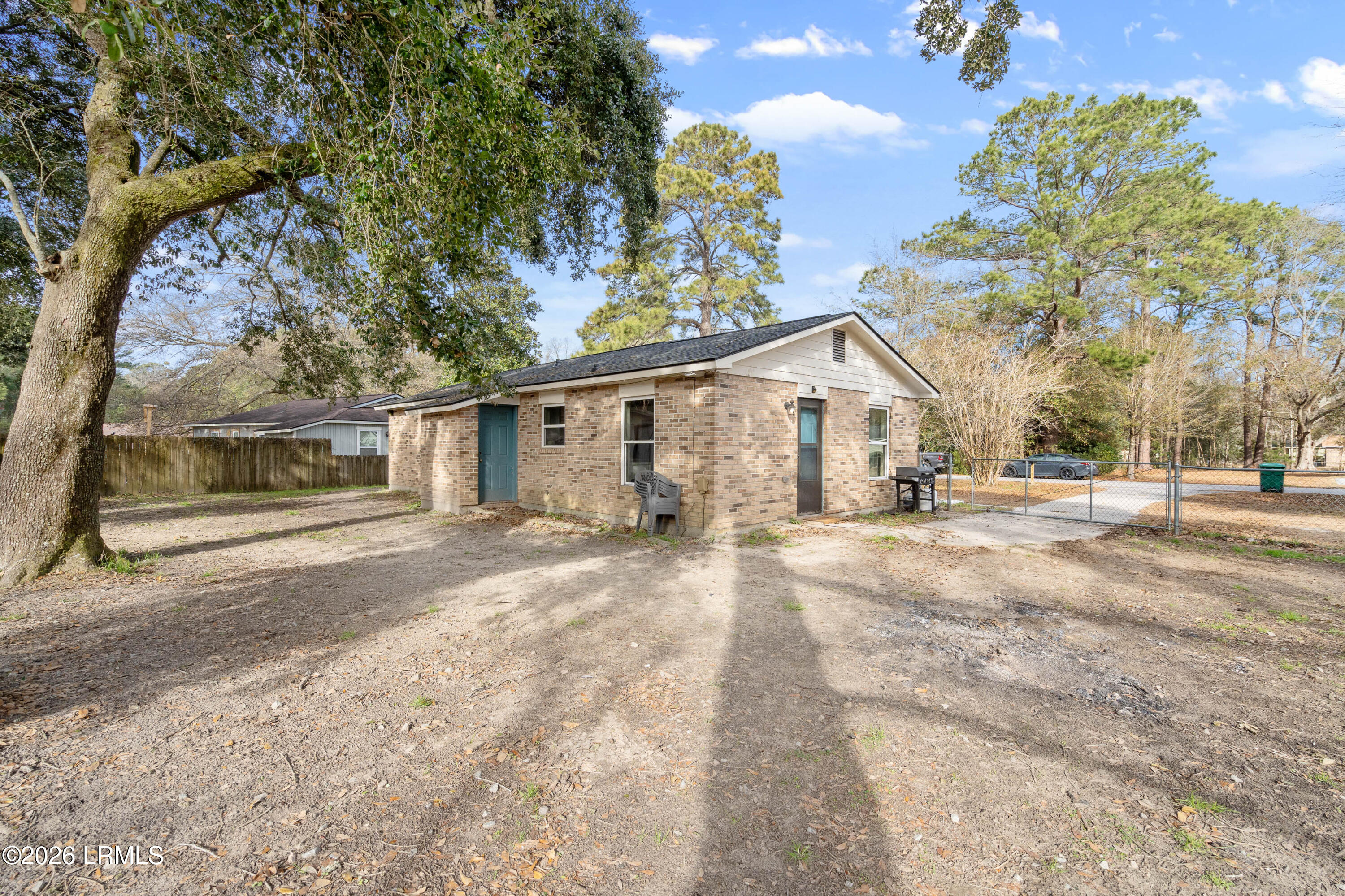 5618 Frederick Drive Beaufort, SC 29906 - Photo 6 of 35 5618 Fredrick-6