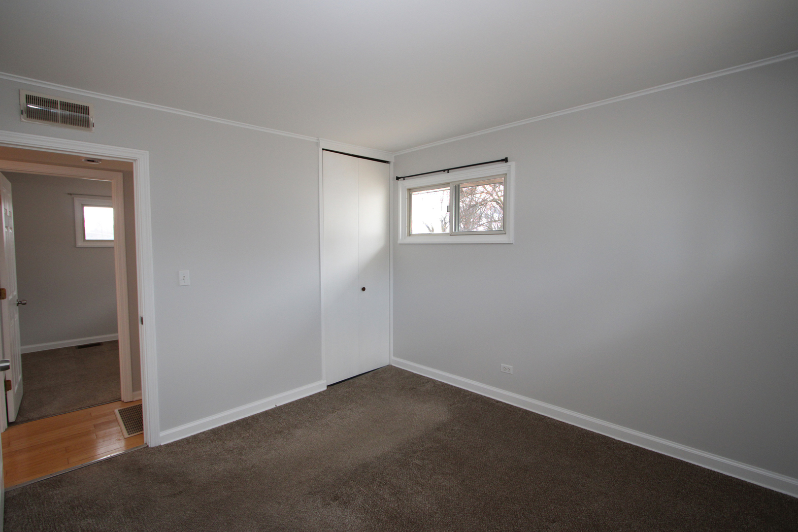 19 Crescent Road Lake Zurich, IL 60047 - Photo 17 of 25 Gallery Image 17