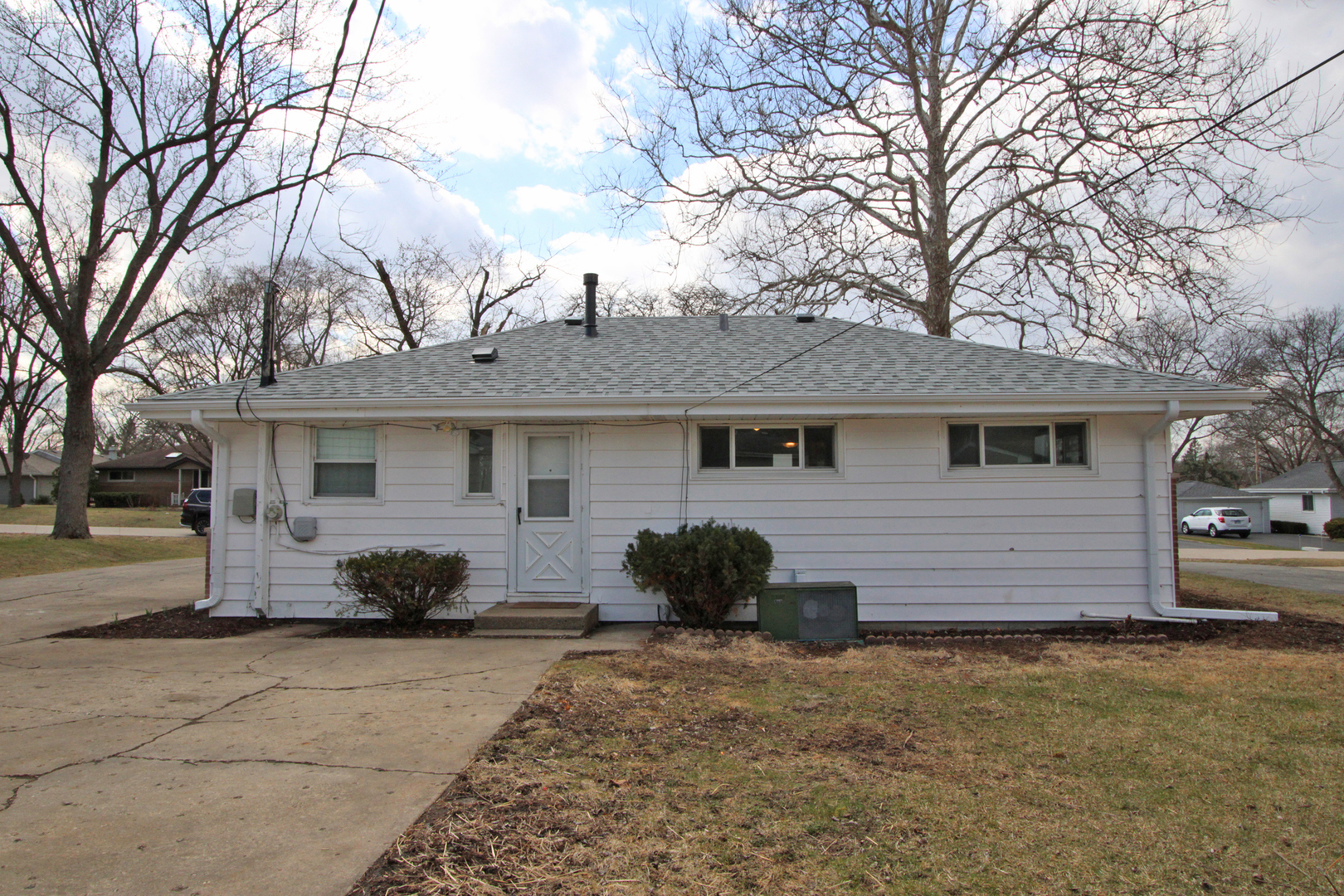 19 Crescent Road Lake Zurich, IL 60047 - Photo 4 of 25 Gallery Image 4