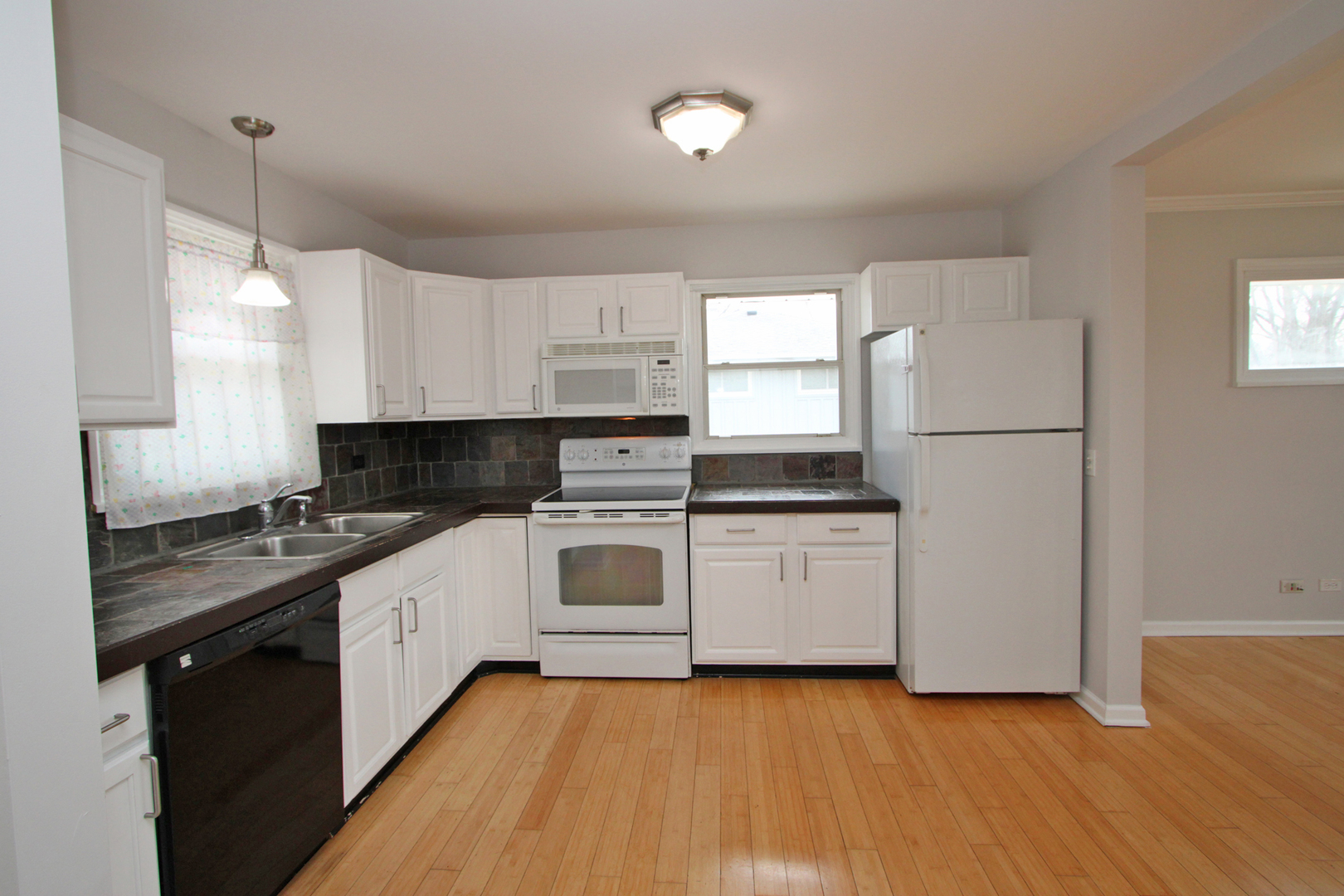 19 Crescent Road Lake Zurich, IL 60047 - Photo 10 of 25 Gallery Image 10