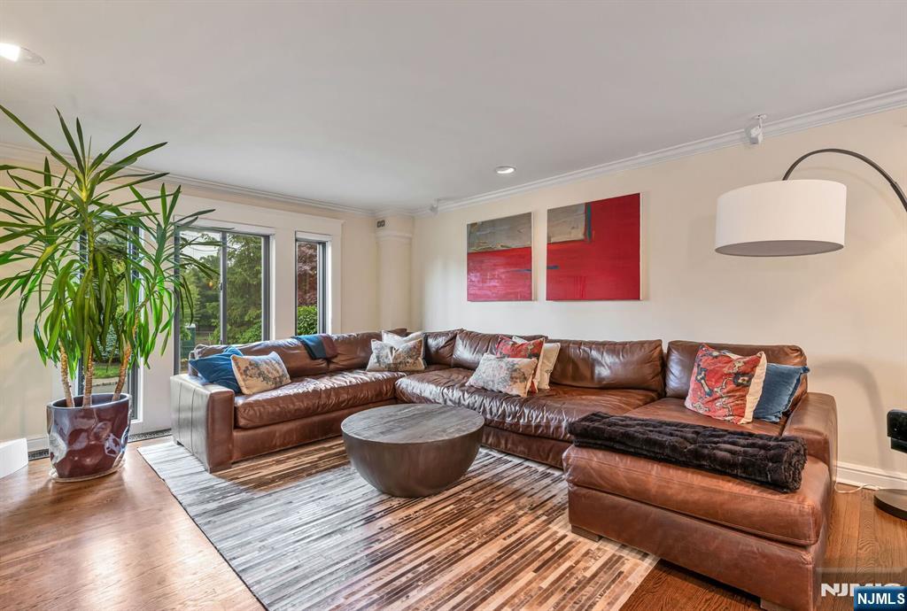 1115 Buckingham Road Fort Lee, NJ 07024 - Photo 23 of 49