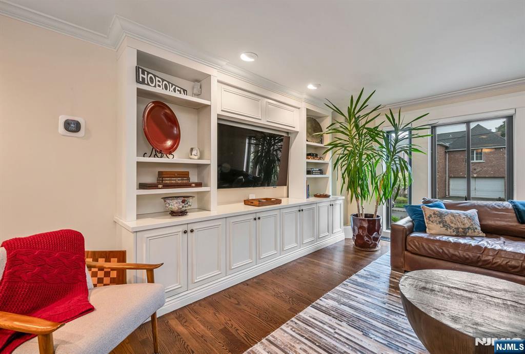 1115 Buckingham Road Fort Lee, NJ 07024 - Photo 25 of 49