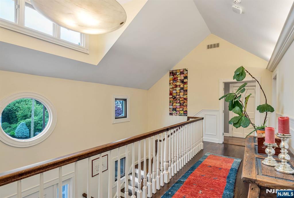 1115 Buckingham Road Fort Lee, NJ 07024 - Photo 30 of 49