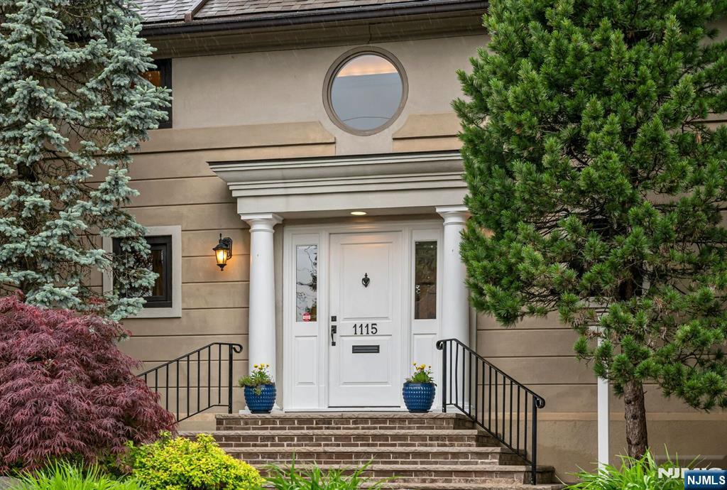 1115 Buckingham Road Fort Lee, NJ 07024 - Photo 3 of 49