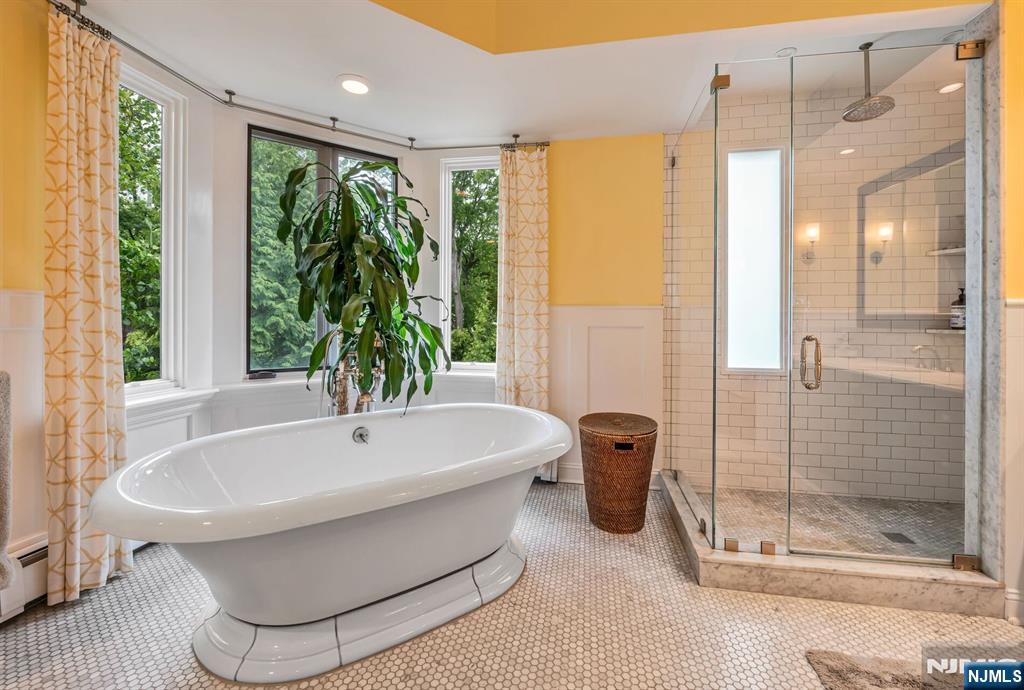 1115 Buckingham Road Fort Lee, NJ 07024 - Photo 31 of 49