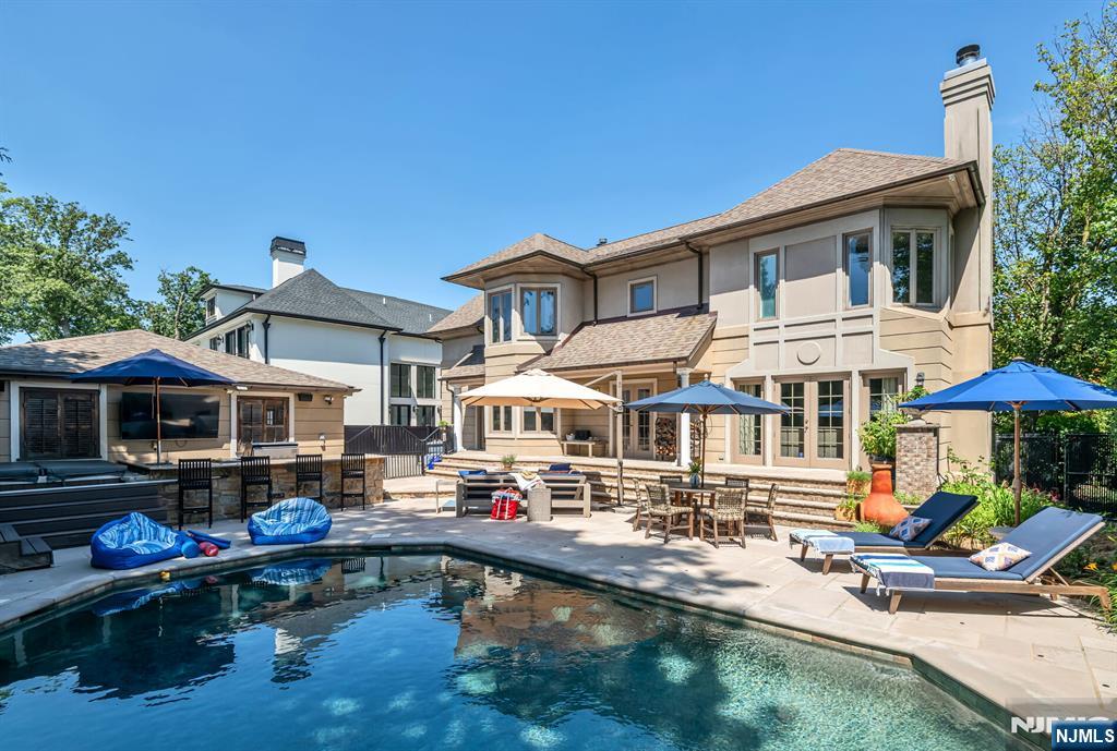 1115 Buckingham Road Fort Lee, NJ 07024 - Photo 38 of 49