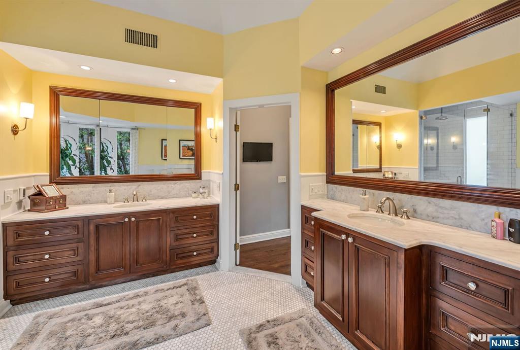 1115 Buckingham Road Fort Lee, NJ 07024 - Photo 42 of 49