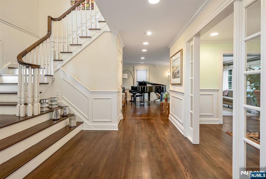 1115 Buckingham Road Fort Lee, NJ 07024 - Photo 8 of 49