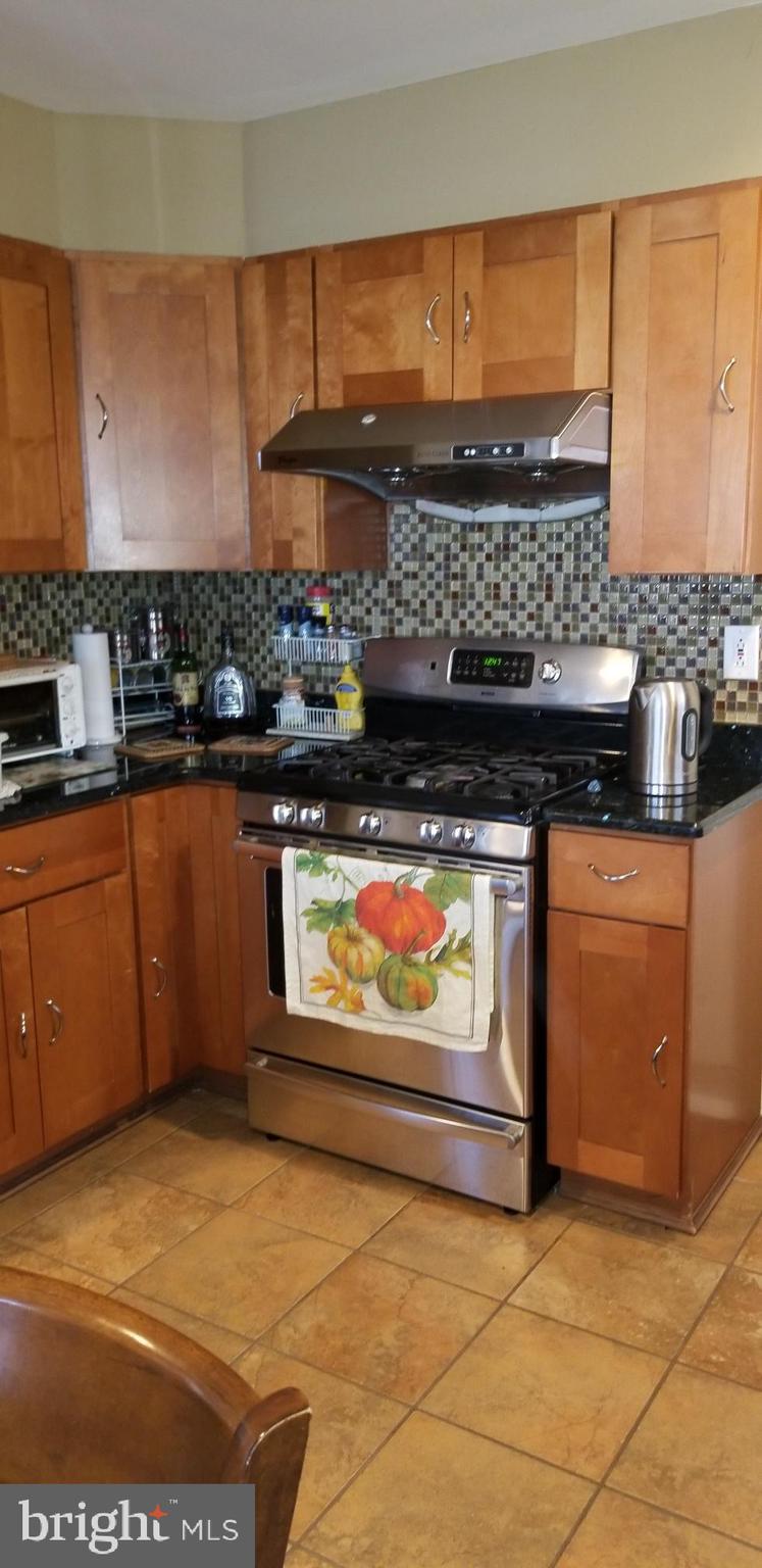 654 Rennard Street Philadelphia, PA 19116 - Photo 15 of 23 Gallery Image 15