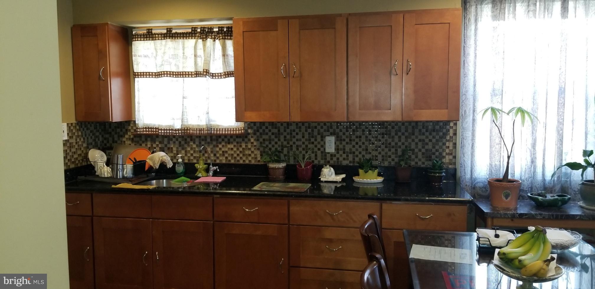 654 Rennard Street Philadelphia, PA 19116 - Photo 10 of 23 Gallery Image 10