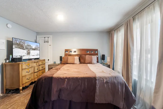 $169,900 | 314 Oakwood Avenue, Jackson, MI 49203