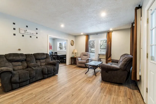 $169,900 | 314 Oakwood Avenue, Jackson, MI 49203