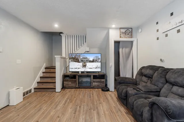 $169,900 | 314 Oakwood Avenue, Jackson, MI 49203