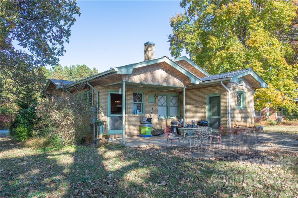 4529 County Home Road Conover, NC 28613 - Photo 4 of 39 Gallery Image 4