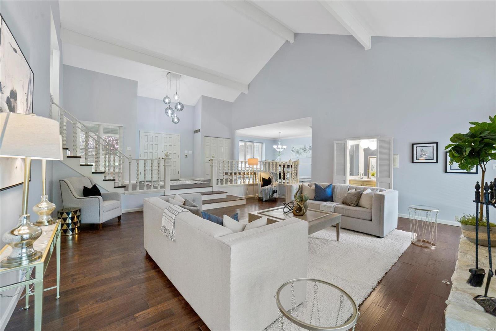 15821 Large Oak Road Chesterfield, MO 63017 - Photo 12 of 42